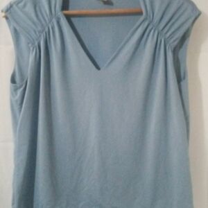 Apostrophe Light Blue Gathered V-Neck Cap Sleeve Blouse Size Large